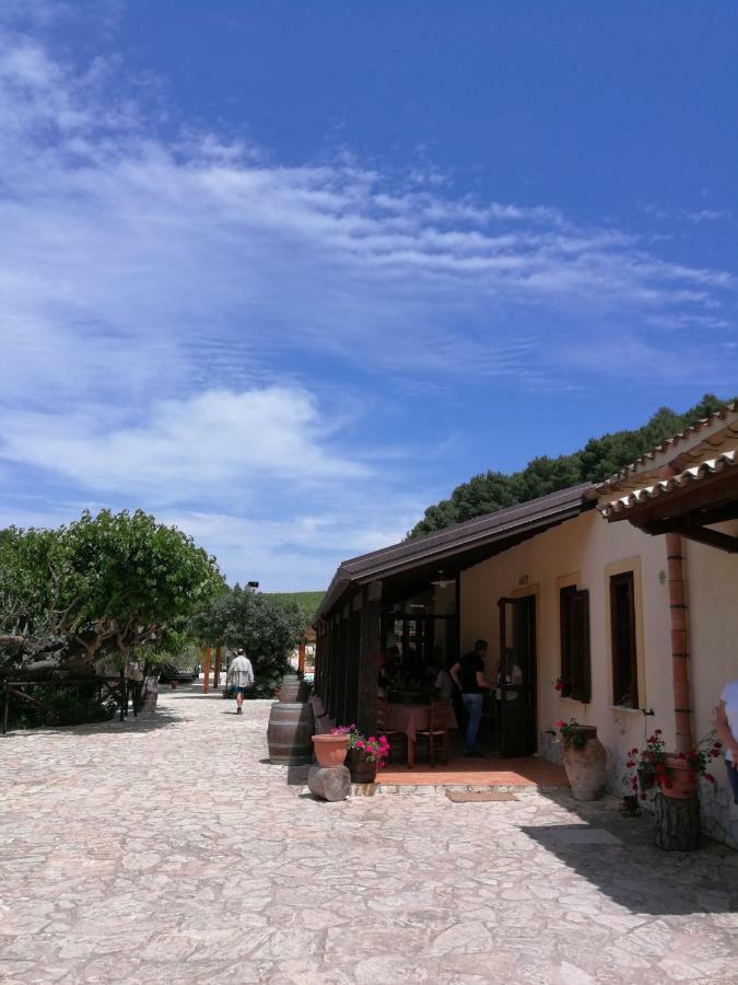 Agriturismo Tenute Pispisa Segesta Calatafimi Exterior photo